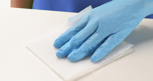 TrapEze-Gloved-Hand-Blue-uai-516x273